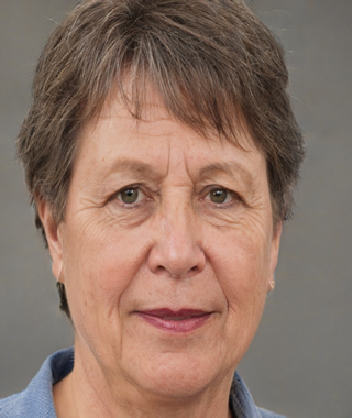 Headshot picture of Carolynn Davis, Staff Accountant